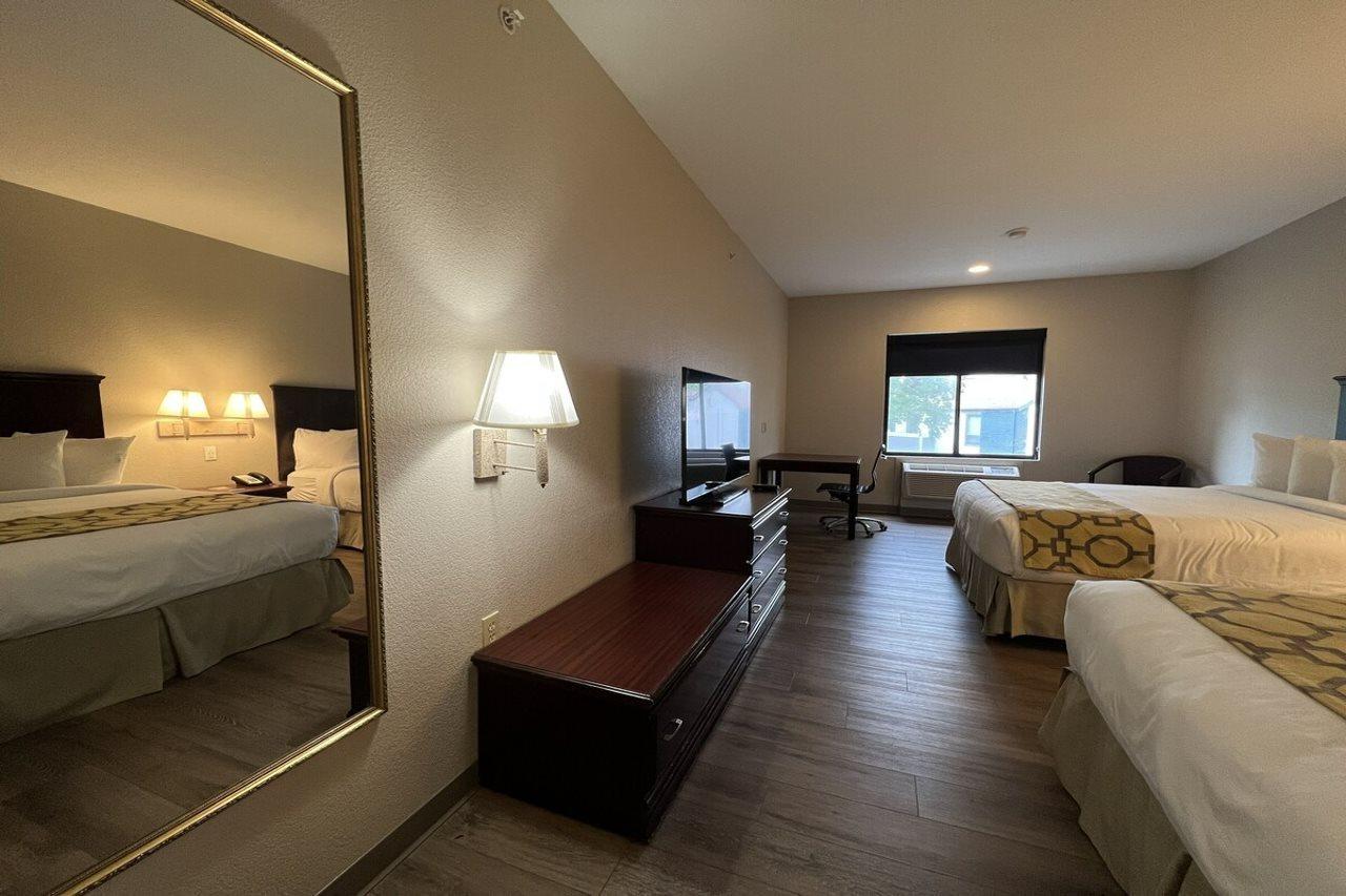 Baymont By Wyndham Houston Brookhollow Buitenkant foto