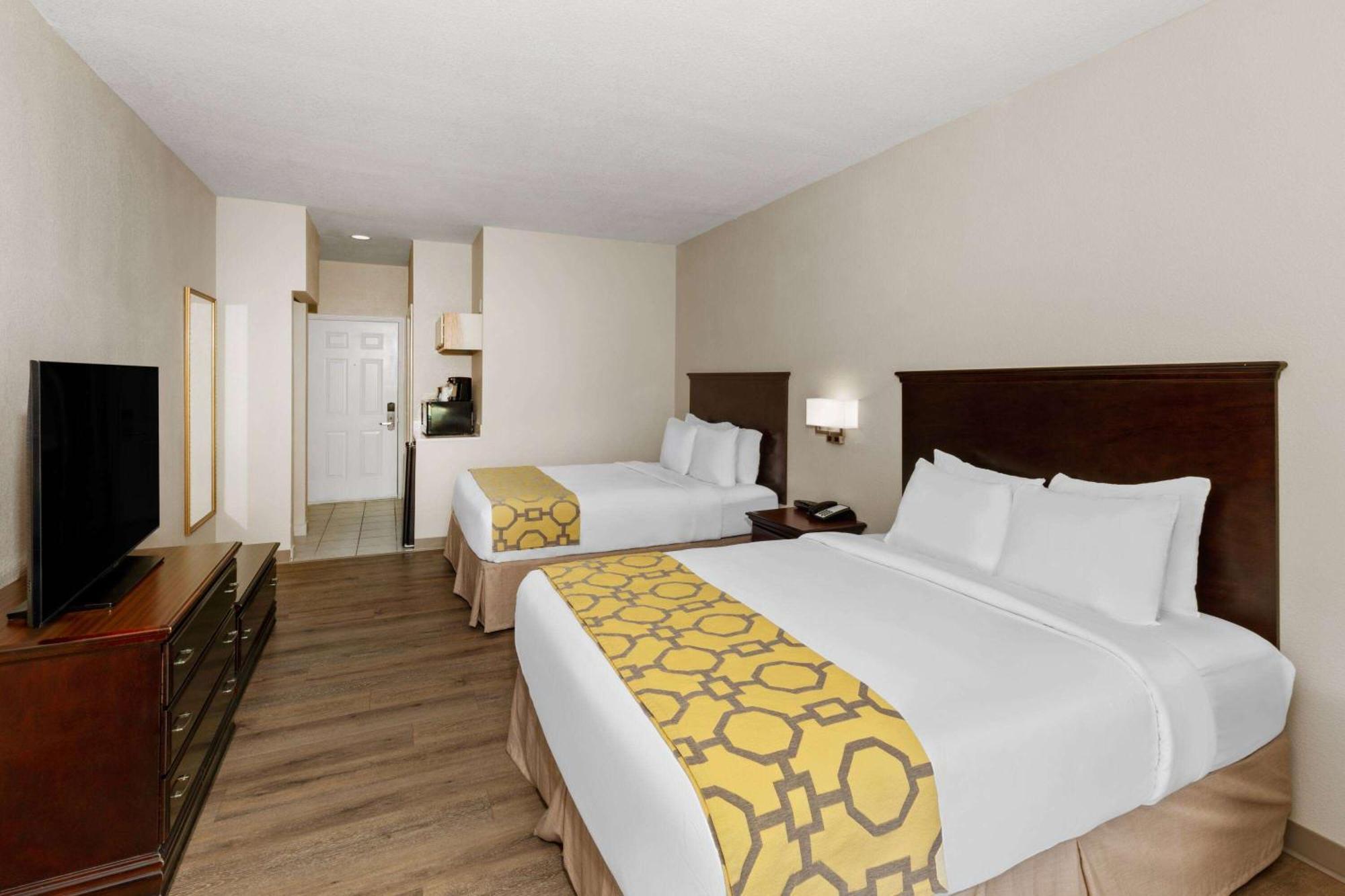 Baymont By Wyndham Houston Brookhollow Buitenkant foto